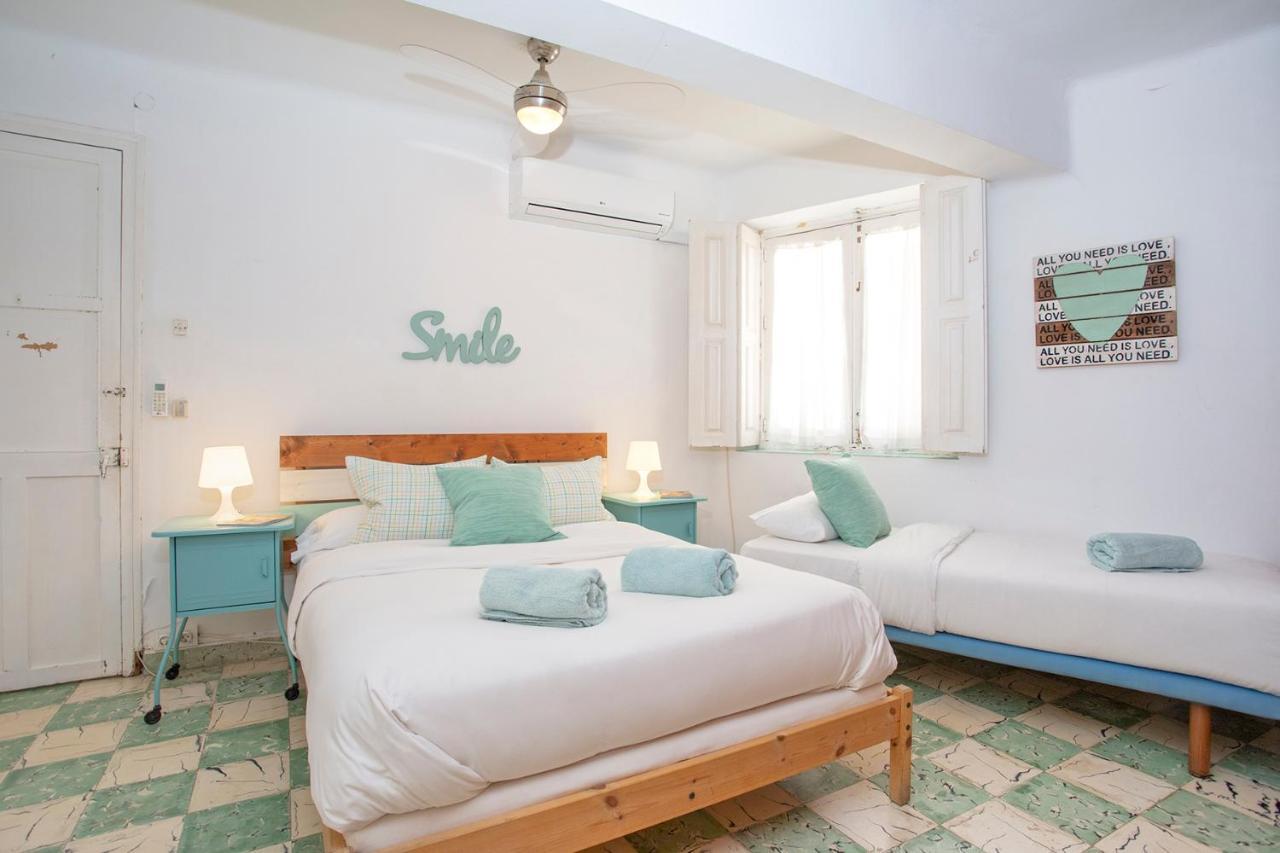 Big Flat In Center With Patio Málaga