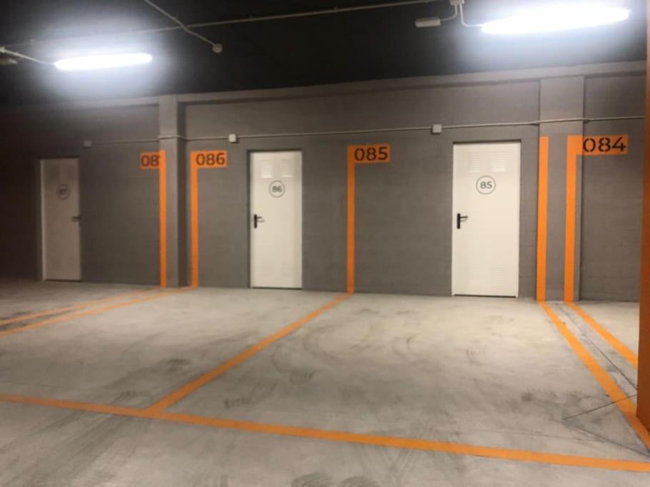 Apartamento Bajo Con Jardin En Primera Linea De Playa *