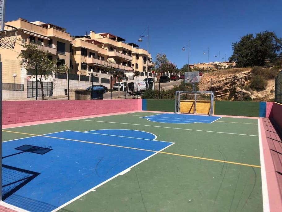 Bajo Con Jardin En Primera Linea De Playa Apartamento Málaga