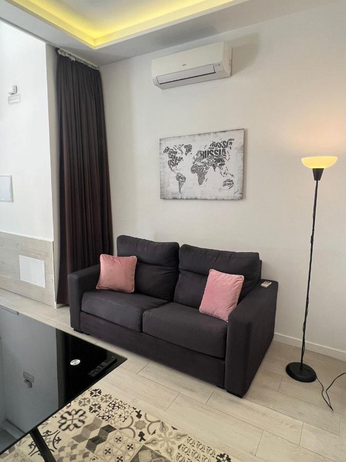 Hermoso Piso A 3 Min De La Estacion De Bus Y Tren Ave Apartment