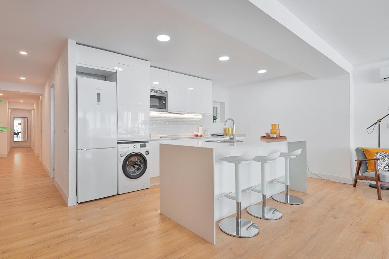 C26 Gorgeous 4 Bdrm In Plaza Uncibay Málaga