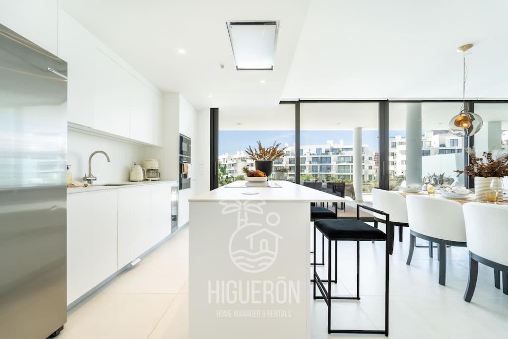 Higueronrentals Mikero Apartment