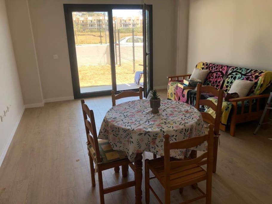 Bajo Con Jardin En Primera Linea De Playa * Málaga