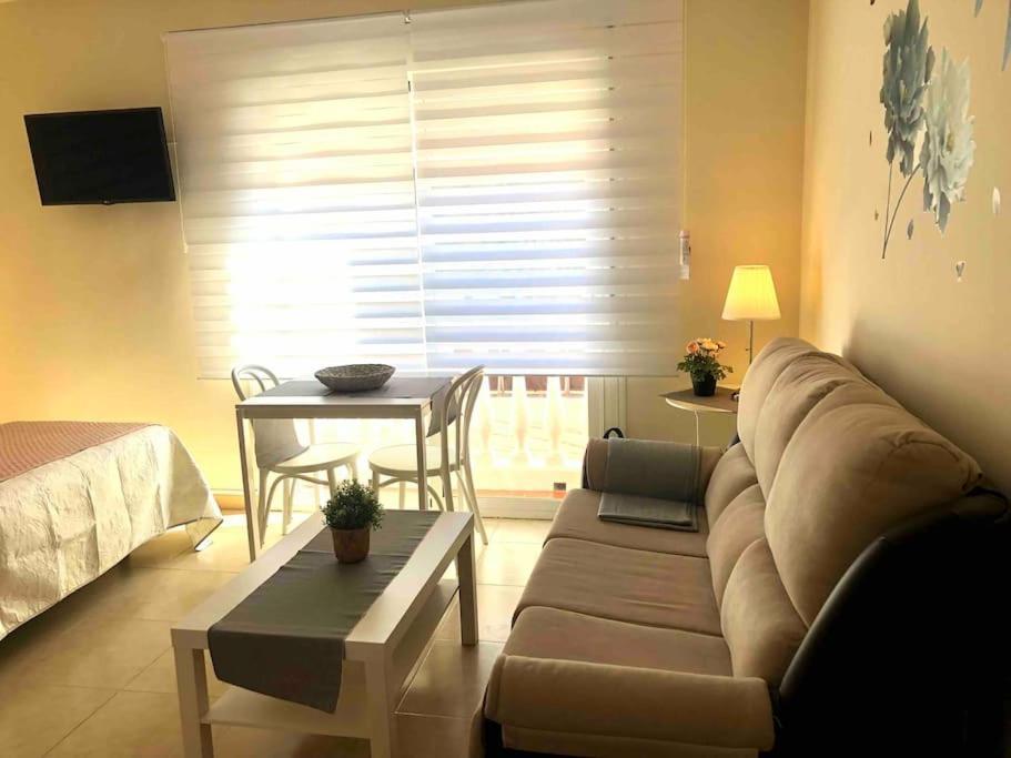 Estudio 4 En Playa Del Palo Málaga