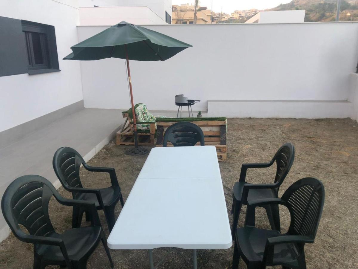 Apartamento Bajo Con Jardin En Primera Linea De Playa *