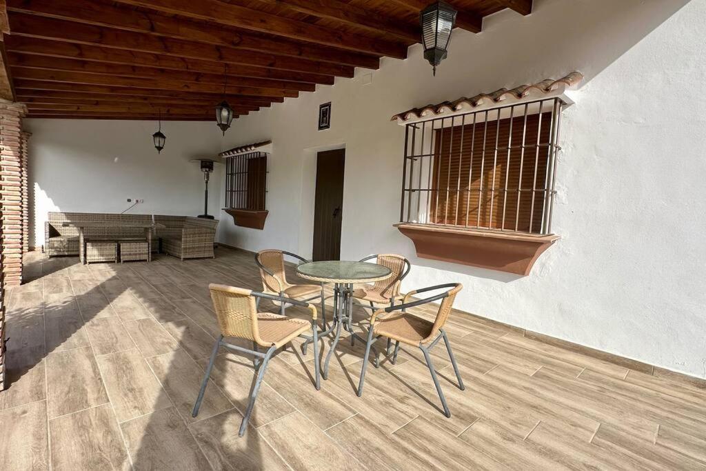 De Diseno Con Piscina Y Barbacoa Сasa de vacaciones *