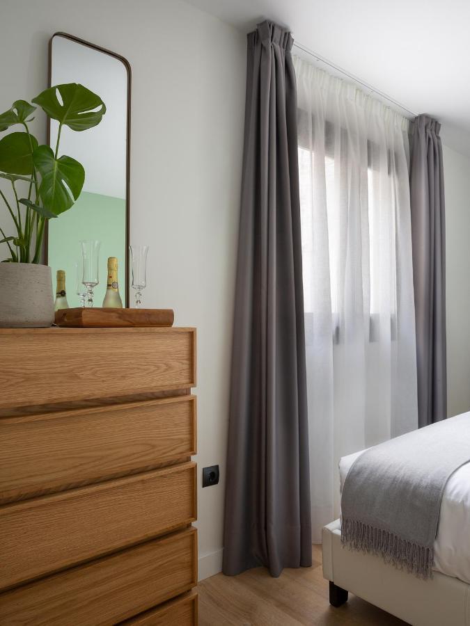 One Bedroom Apartment 1202 *