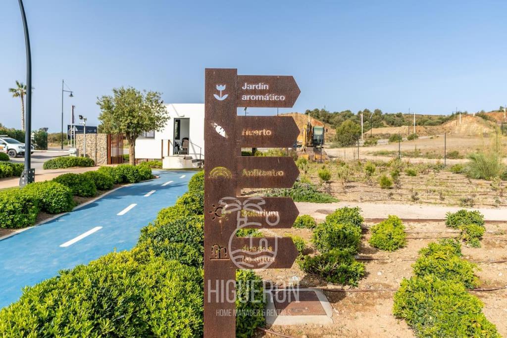 Higueronrentals Greenhouse