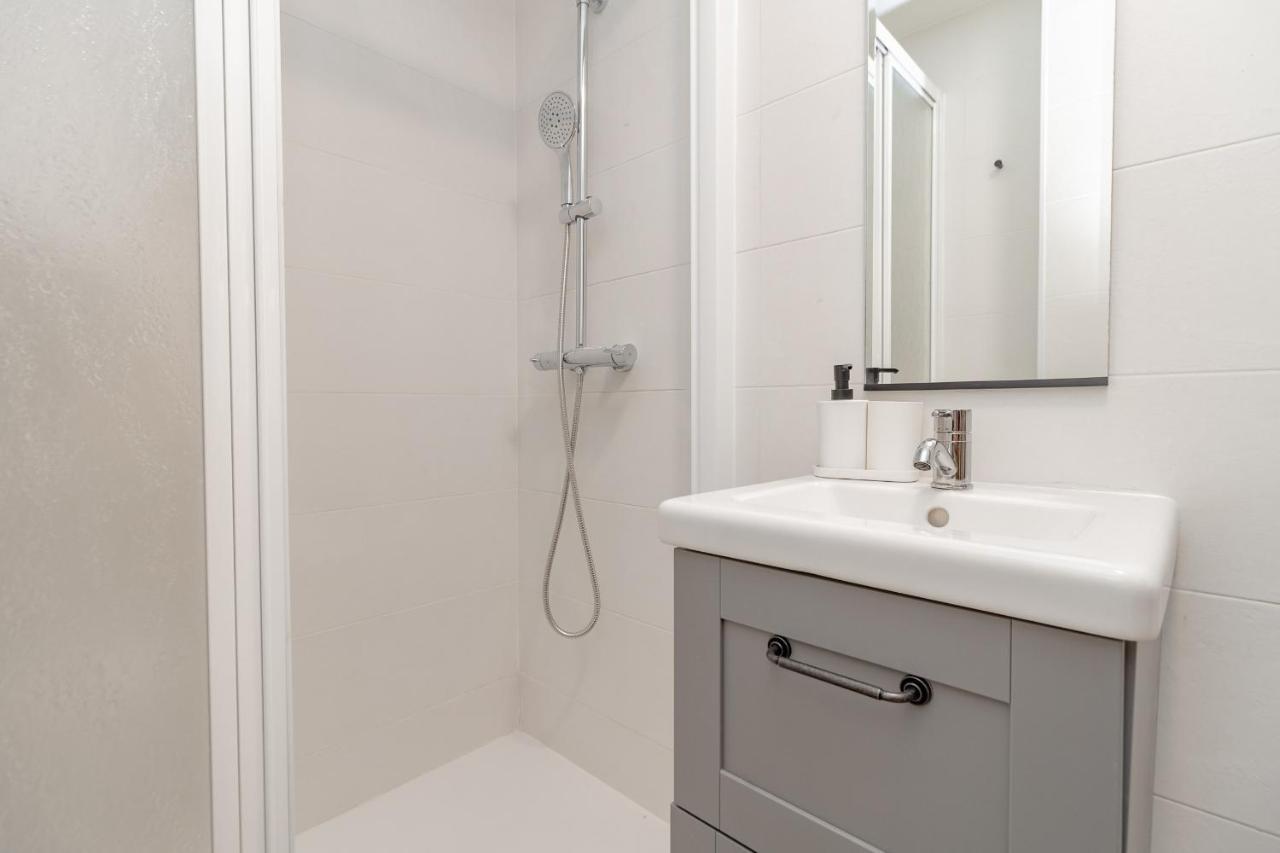 Apartamento C23 Lovely 4 Bedroom Close To Maria Zambrano