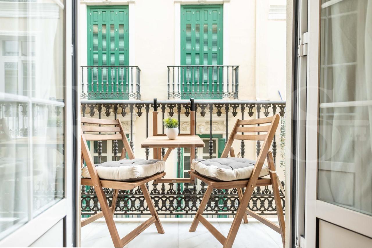 Comfortable With Balcony - Center Apartment Malaga