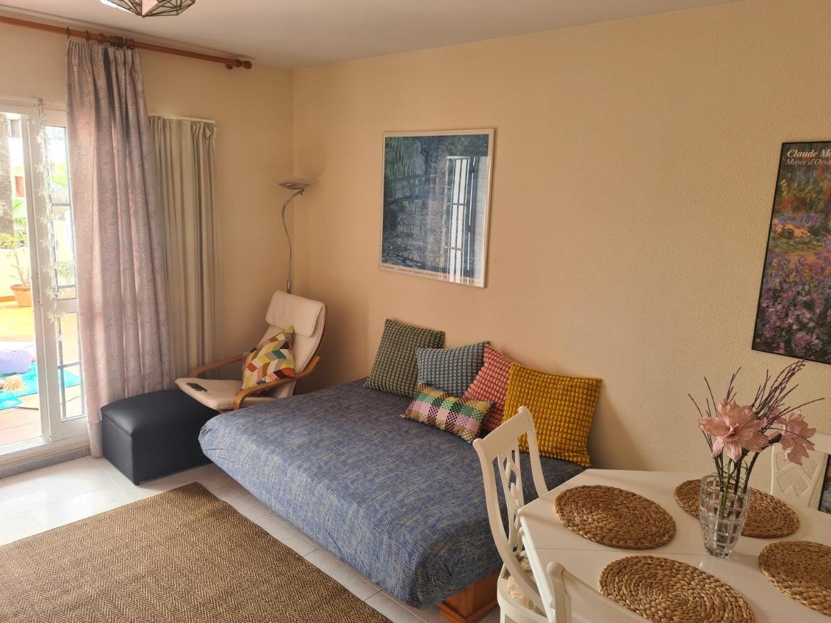 En Mijas Con Terraza, Capacidad 5 Personas Con Piscina De Temporada Apartamento