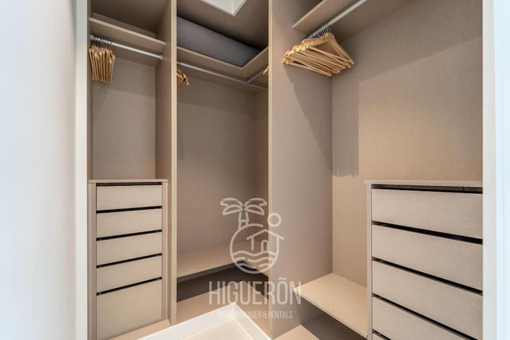 Higueronrentals Afrika Apartment