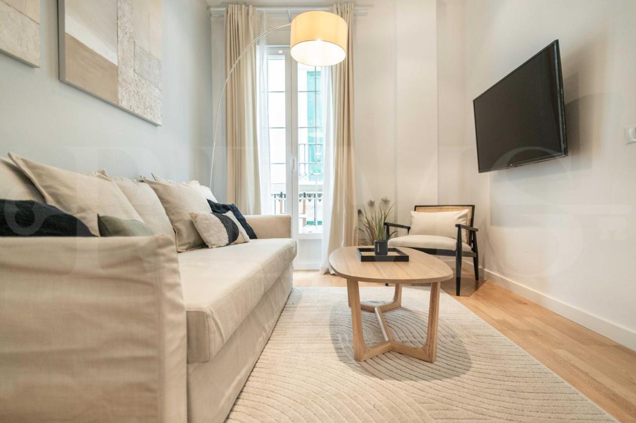 Comfortable With Balcony - Center Malaga