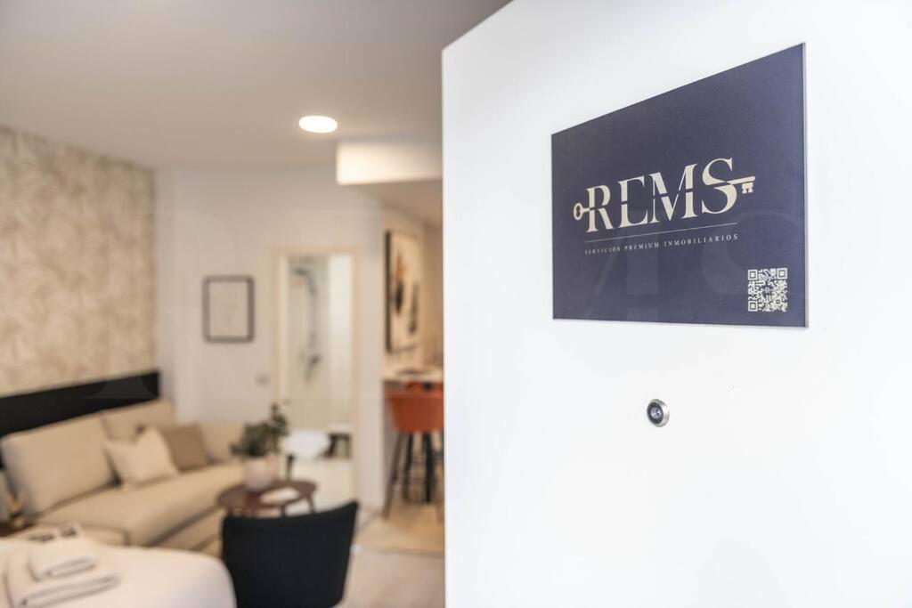 Chic Intimate In The Heart Of By Rems Apartamento *