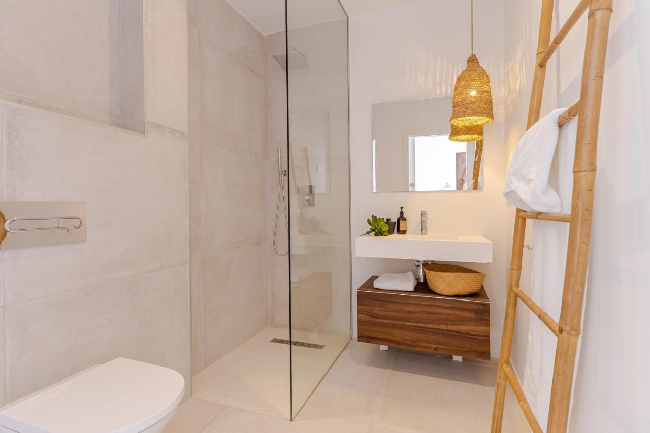 Unique & Luxurious With Heated Pool, Gym & C
