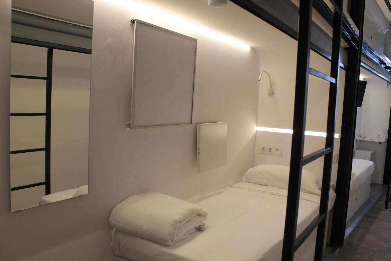 M Pods Capsule hotel 2*