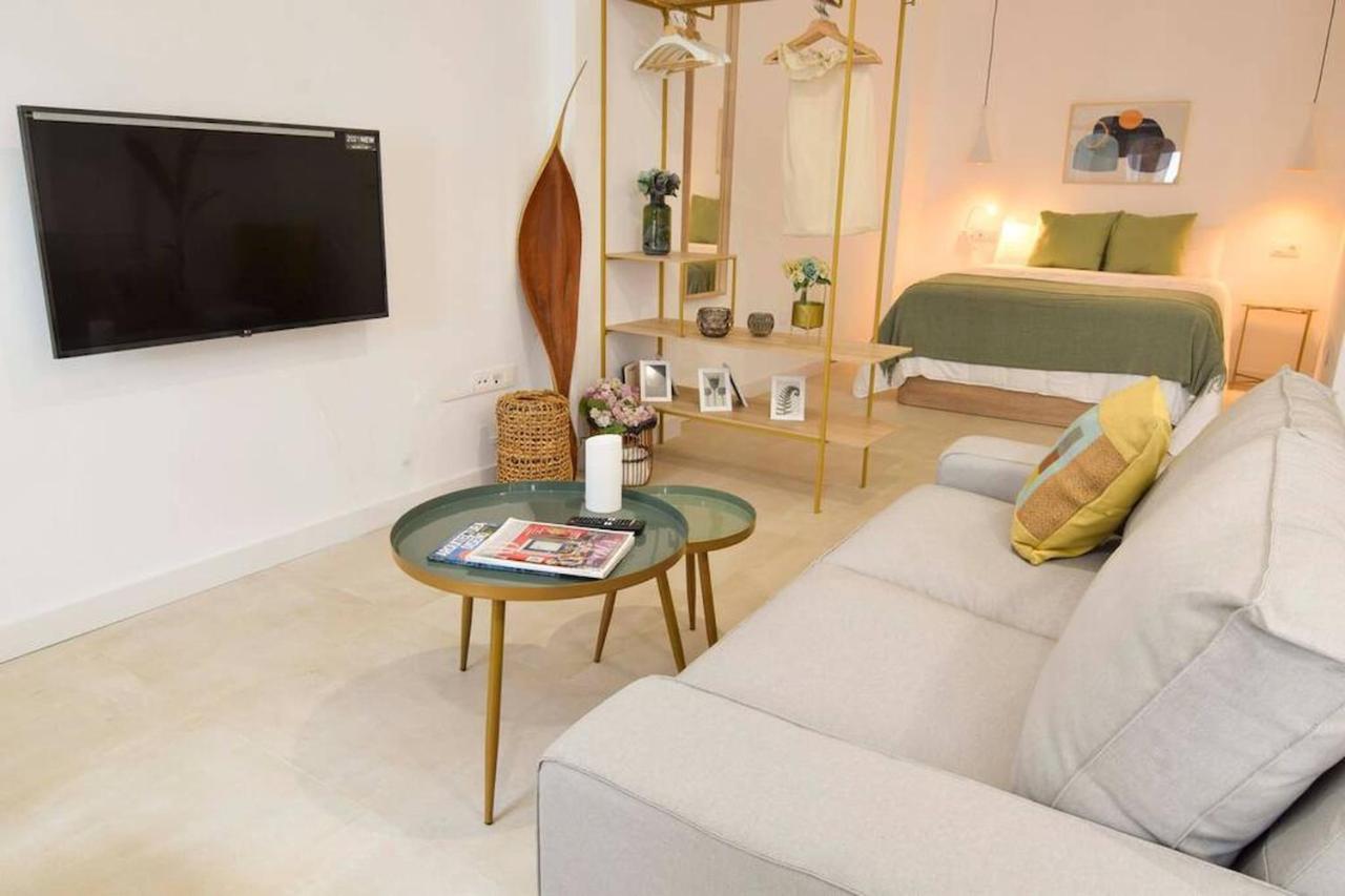 Lovely Studio In Center By Sharingco. Apartamento Málaga
