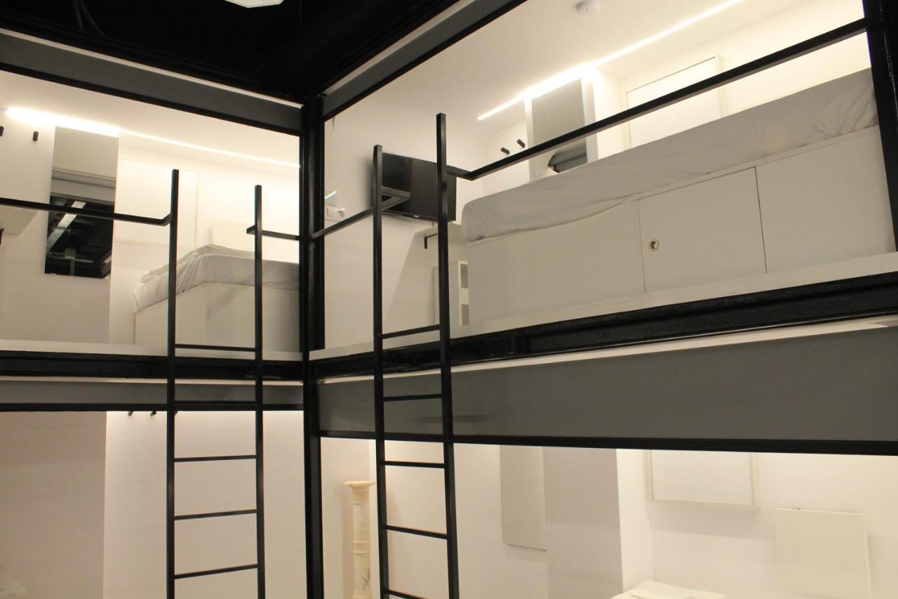 Capsule hotel M Pods 2*