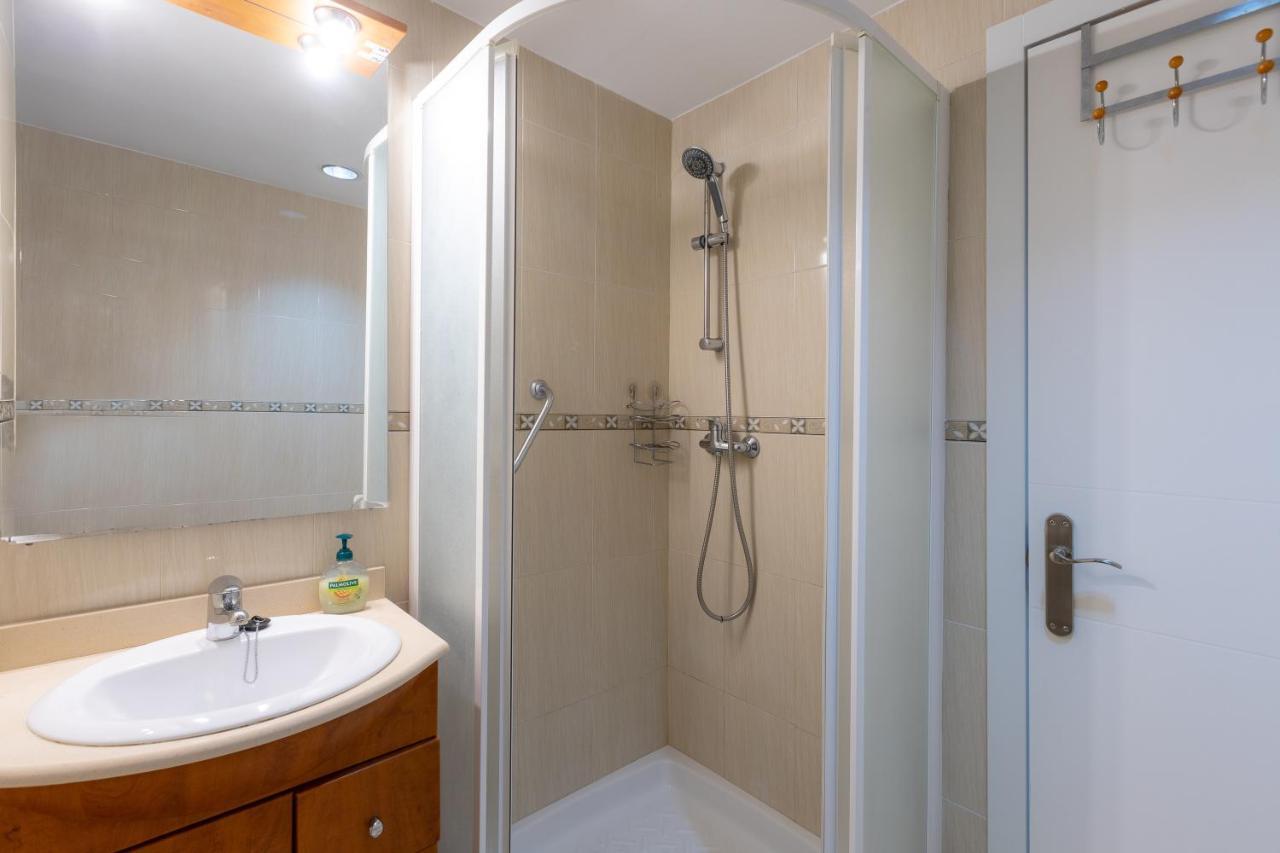 Sunny One Bedroom *