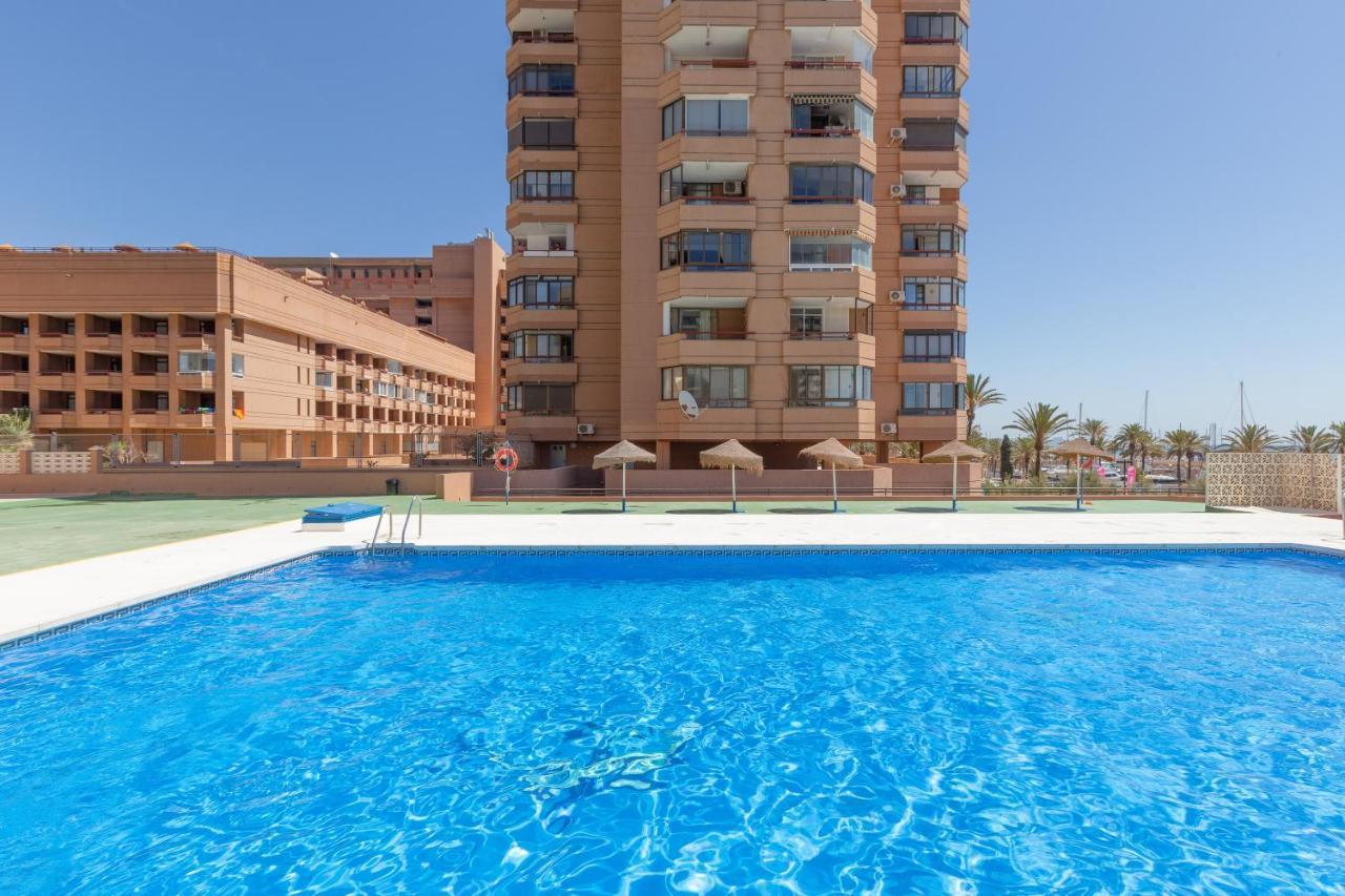 Sunny One Bedroom Apartamento *