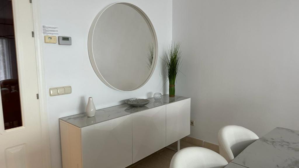 Apartment Royal 2 /freewifi,sharedpool,freeparking Malaga