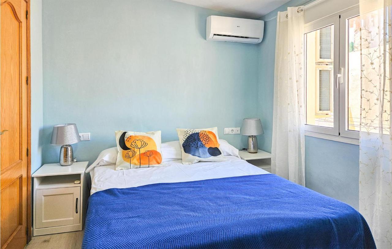 Stunning In With 2 Bedrooms *