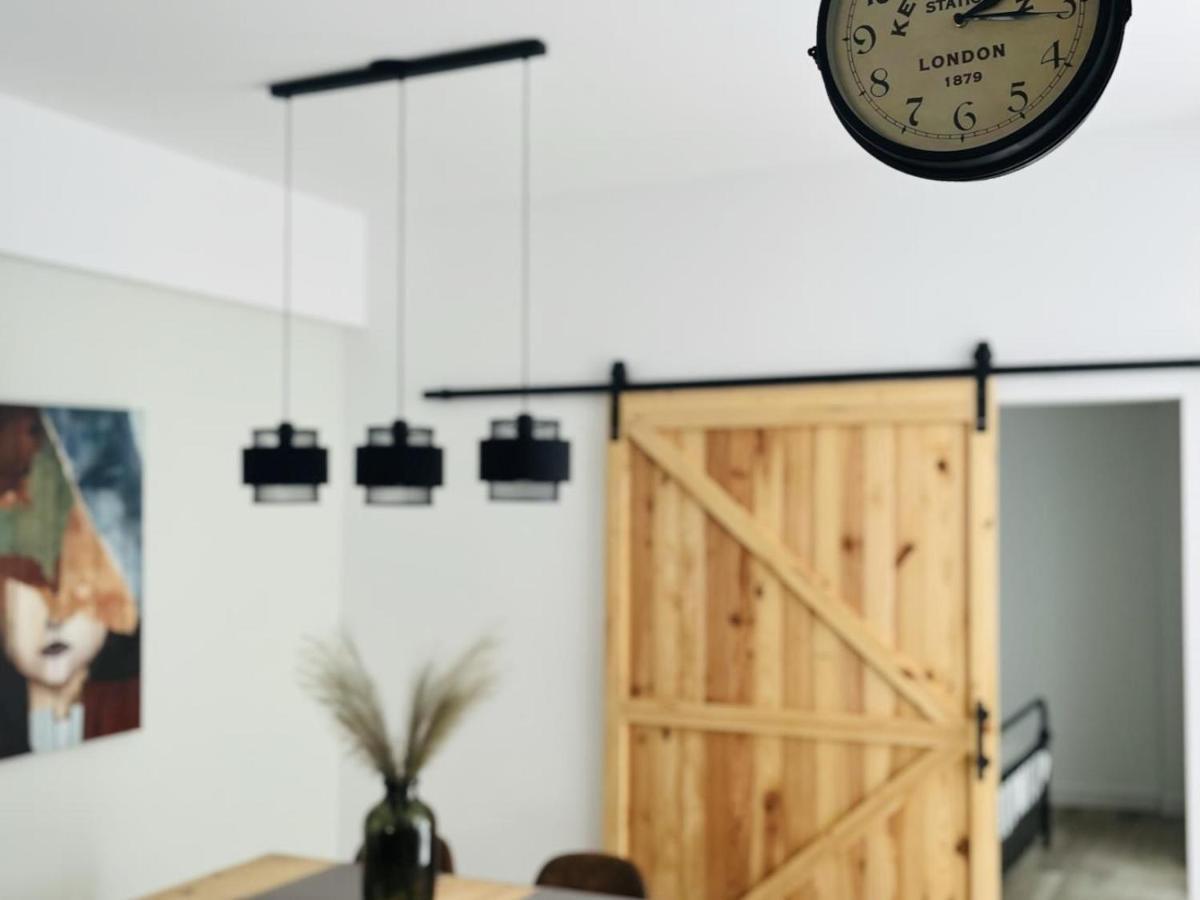 Cd-p Loft, New Charming Loft With Private Patio, Center, Quite Neighborhood Apartamento