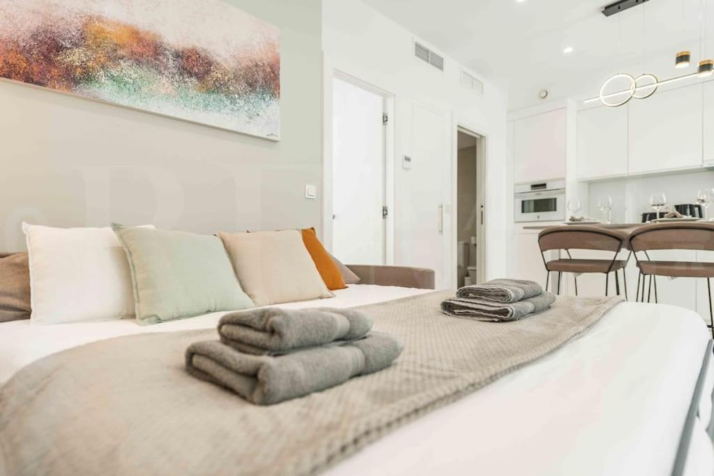 Apartment Tranquil & Bright With Parking By Rems *