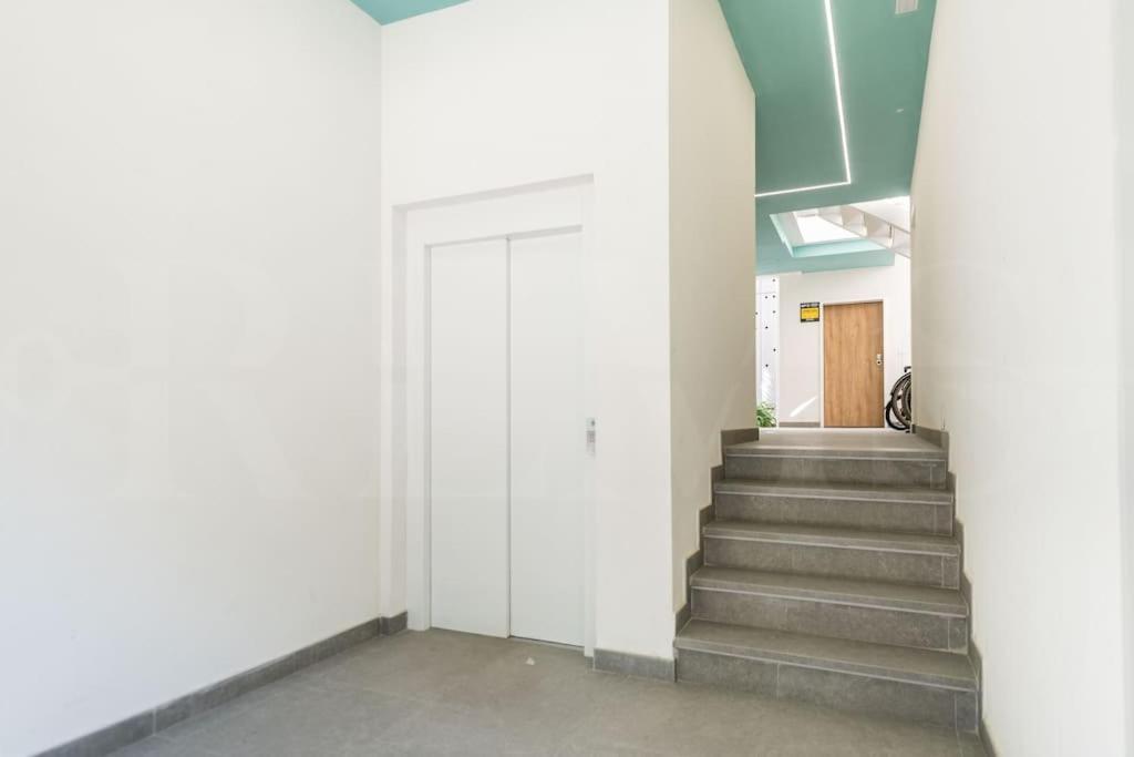 Tranquil & Bright With Parking By Rems Apartment