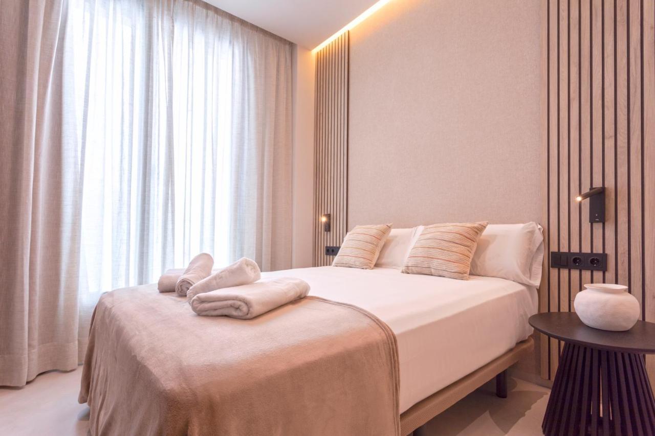 Magnificent Renovated 2bd 2bth Duplex With Terrace - Centre Apartamento