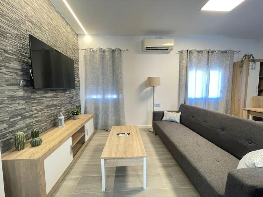 Family Flat Close To The Centre-v-estrell Apartamento *