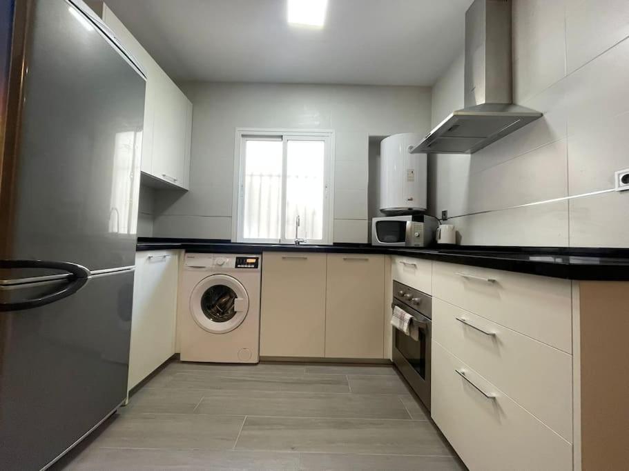 Family Flat Close To The Centre-v-estrell Apartamento *