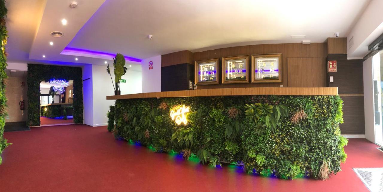 Capsule hotel Good Vibes Only Capsule Malaga