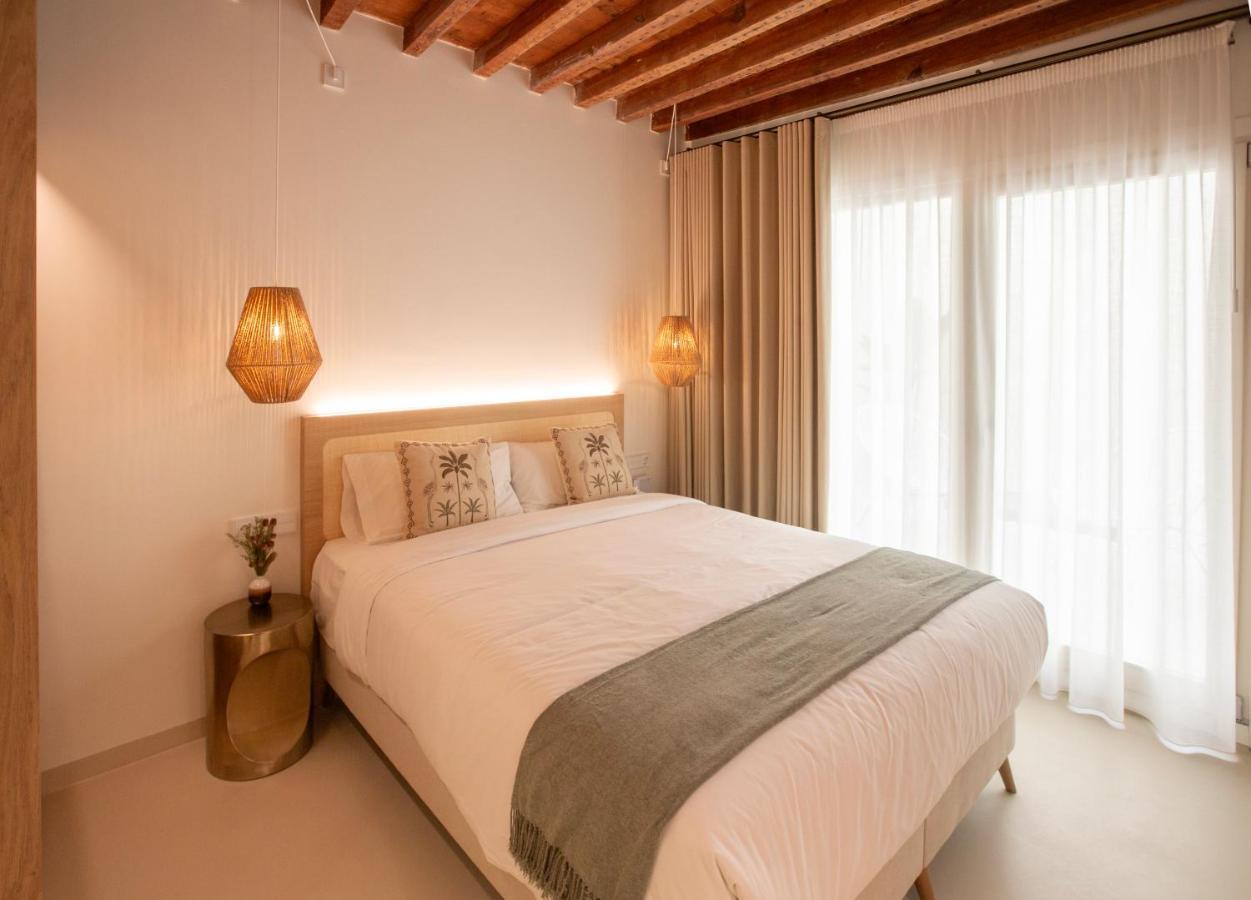 Alux Boutique Hotel 2*