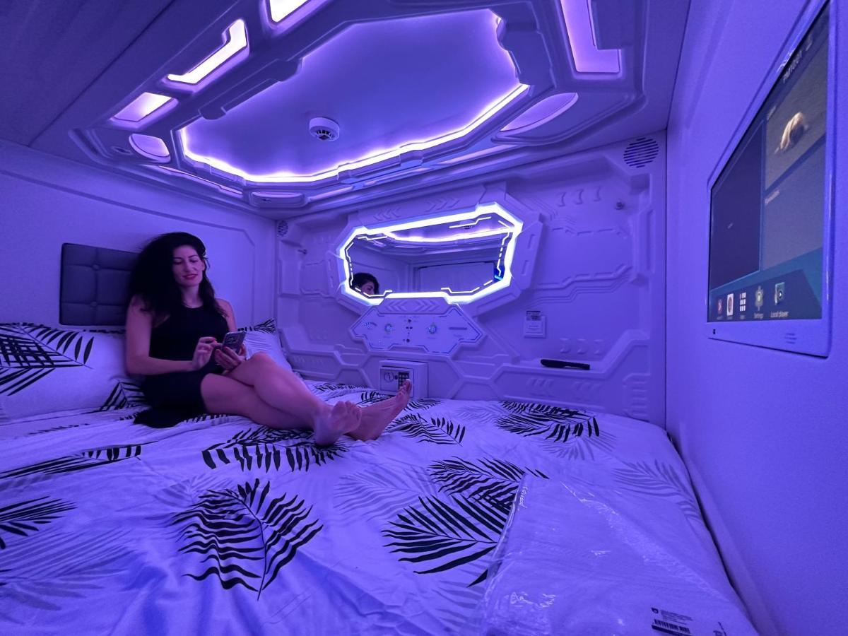 Good Vibes Only Capsule Capsule hotel Malaga