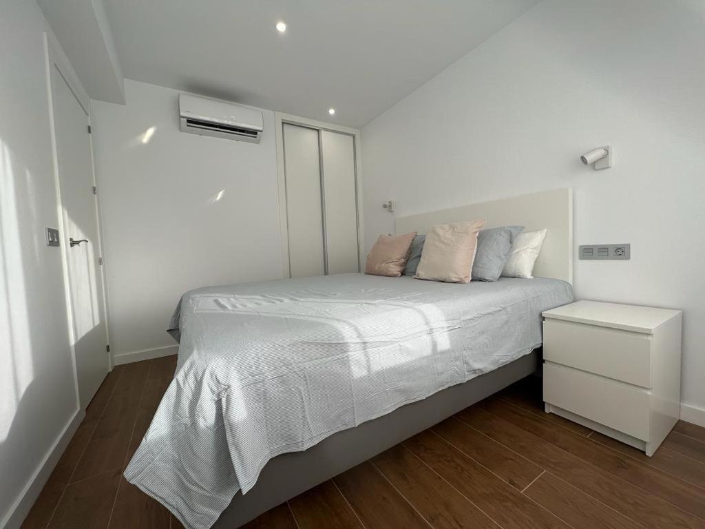 Malagueta 1 Linea De Playa Apartment
