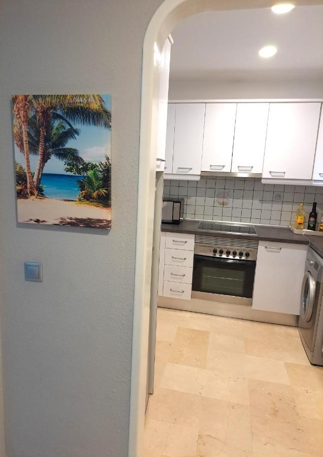 Beautiful 2 Bed With Pool And Golf Views *