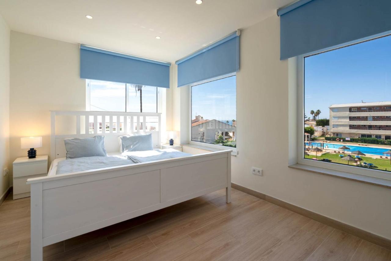 Villa Lets In The Sun Blue Mijas Málaga