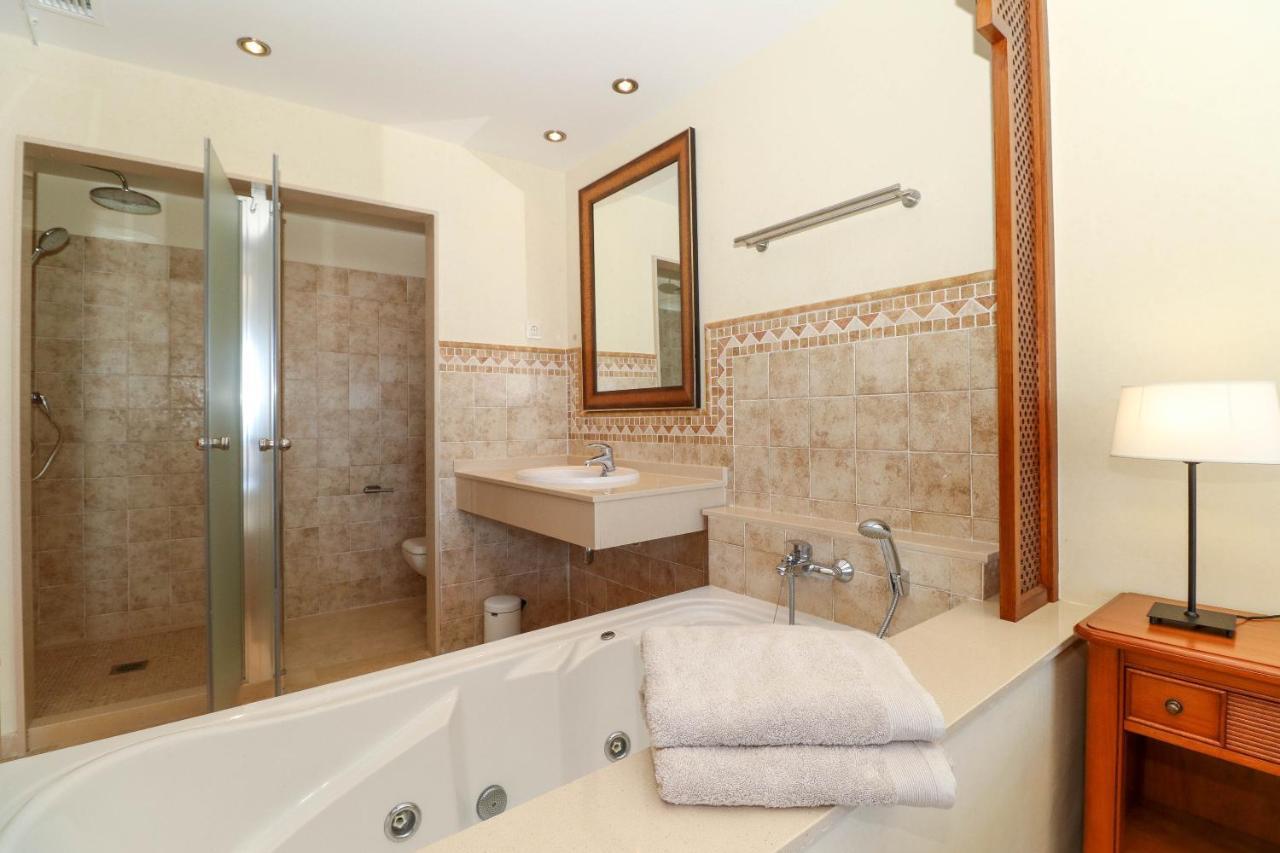 Apartment Malibu B3 Luxury 2br By Rafleys, Paronamic Sea Views