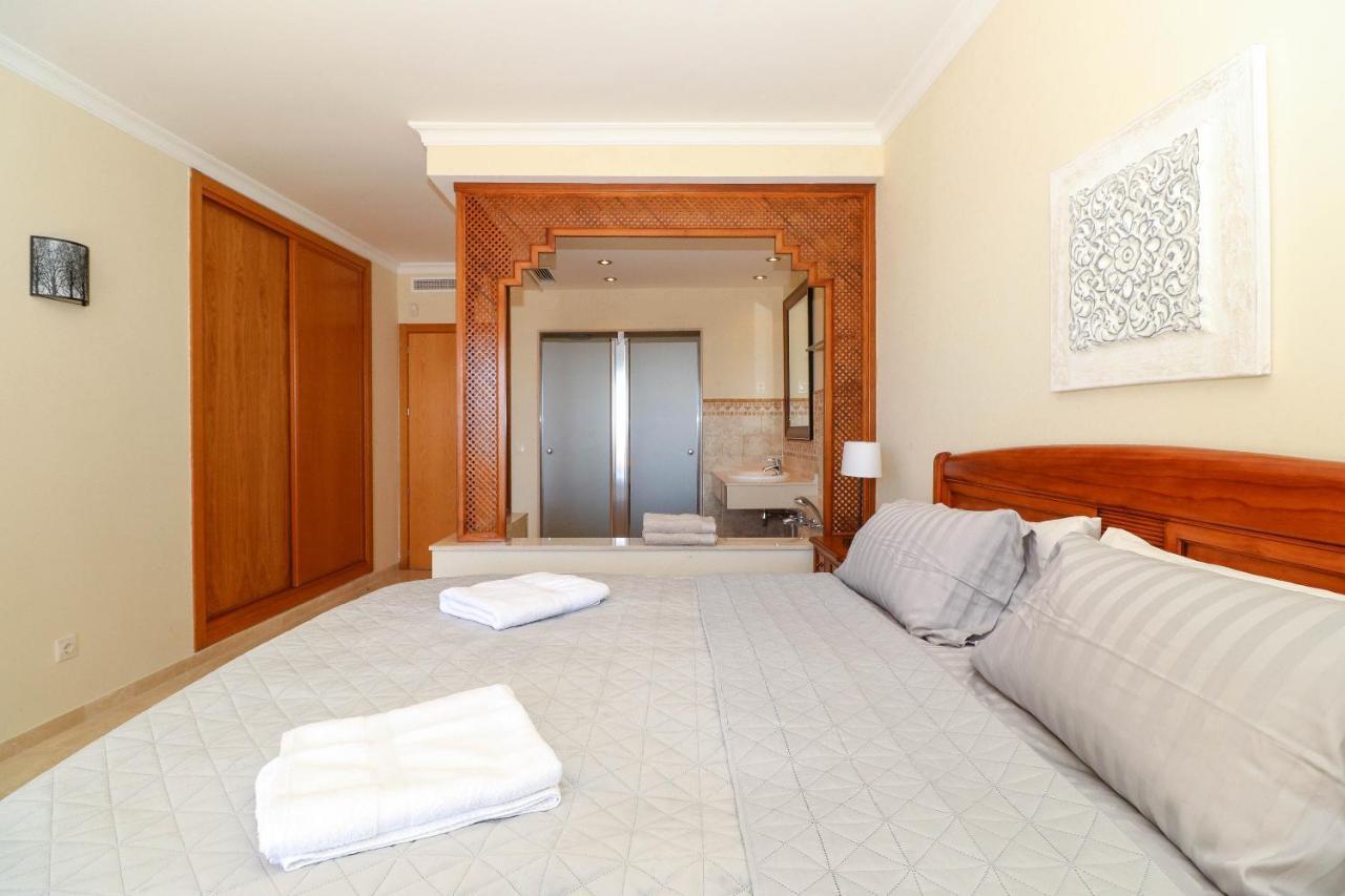 Malibu B3 Luxury 2br By Rafleys, Paronamic Sea Views Apartment