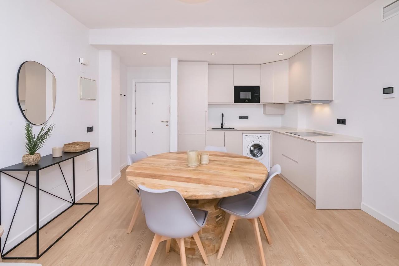 Lovely Ollerias Center Apartment