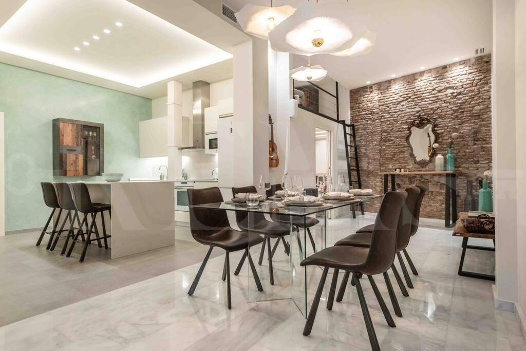 Luxurious In Center With Parking By Rems