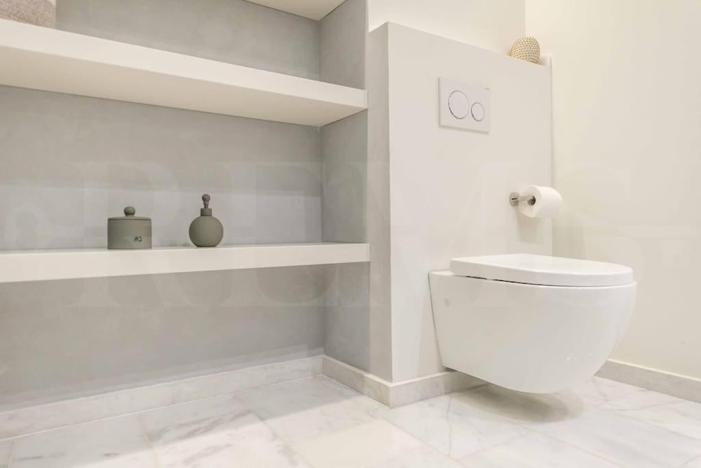 Luxurious In Center With Parking By Rems Málaga