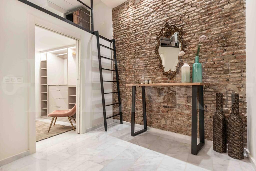 Luxurious In Center With Parking By Rems Apartamento