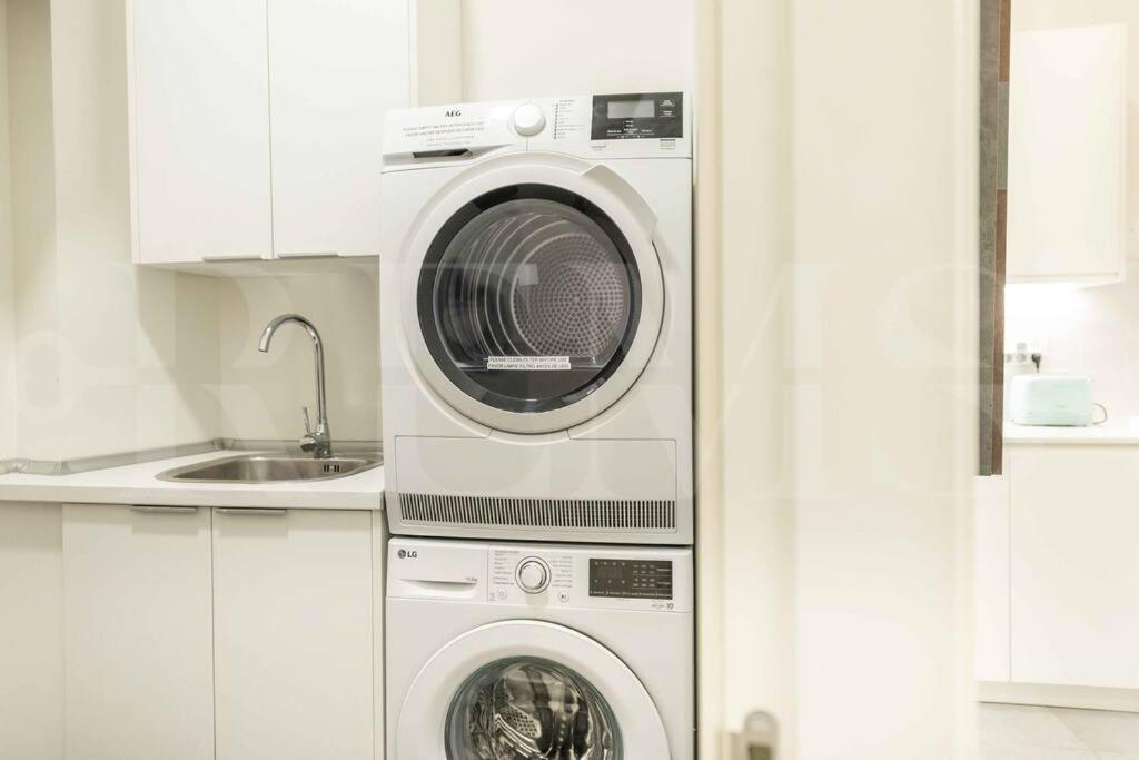 Apartamento Luxurious In Center With Parking By Rems *
