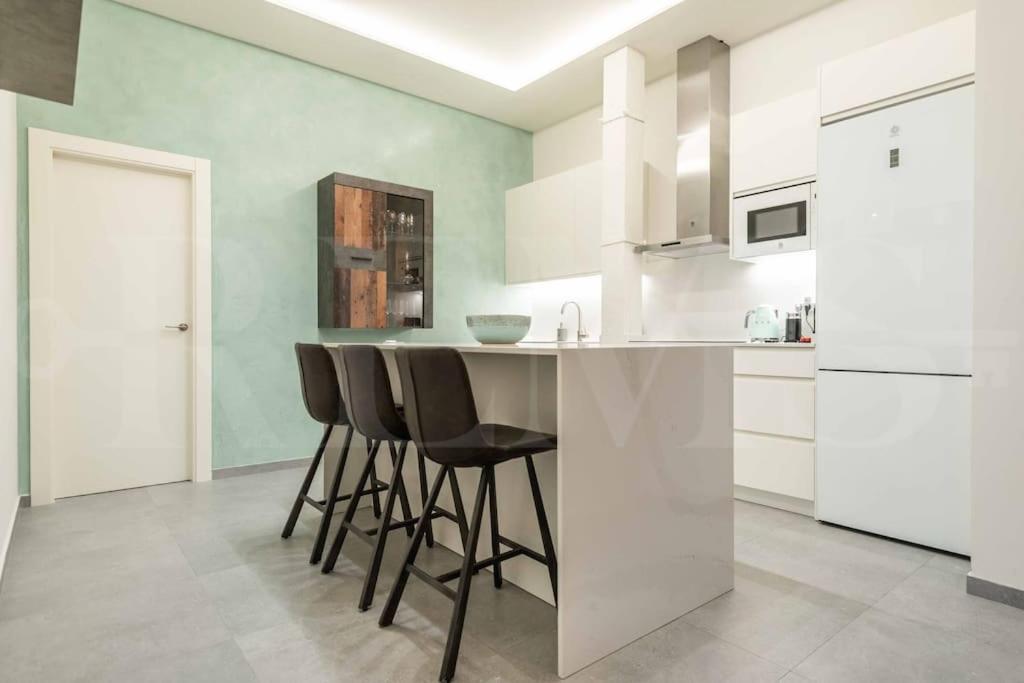 Luxurious In Center With Parking By Rems
