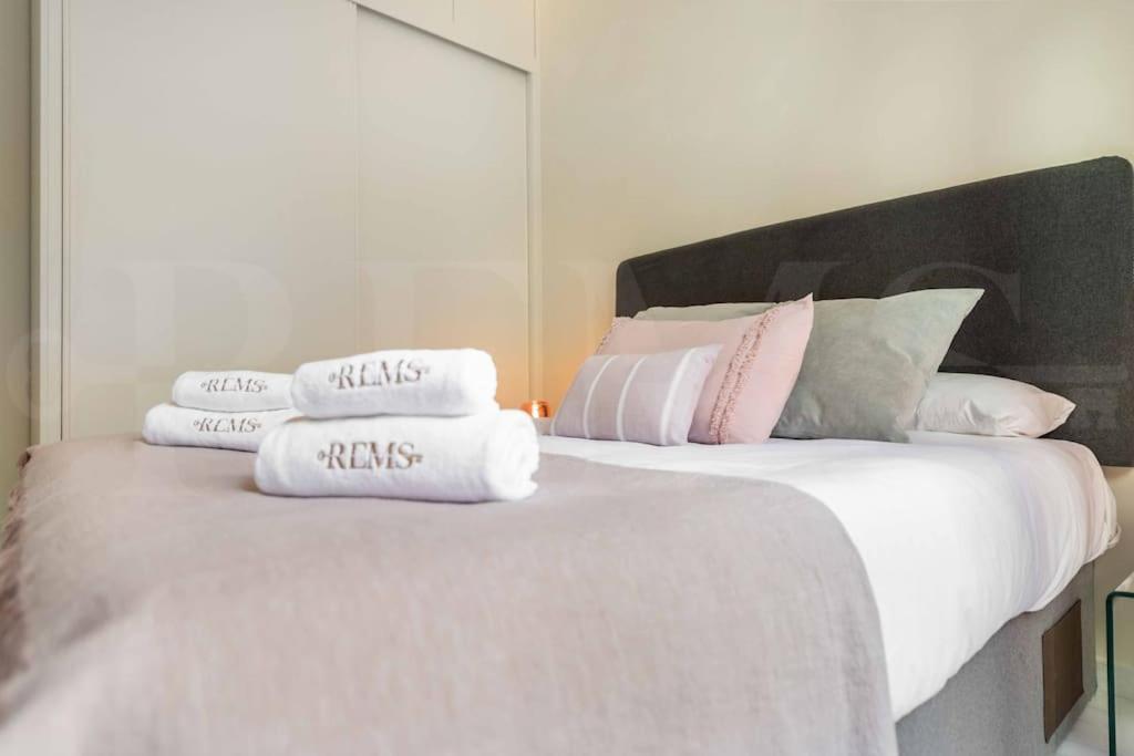 Luxurious In Center With Parking By Rems Málaga
