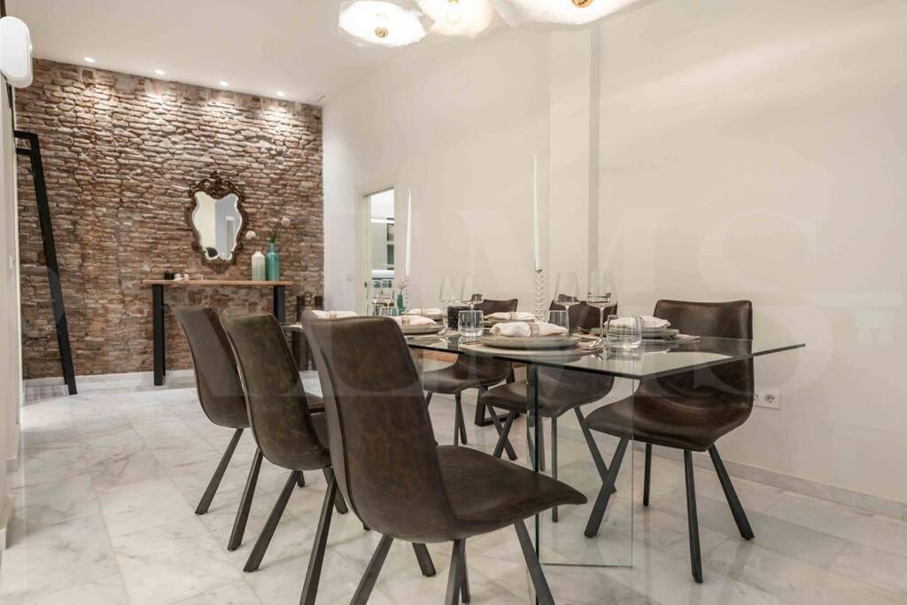 Luxurious In Center With Parking By Rems Málaga