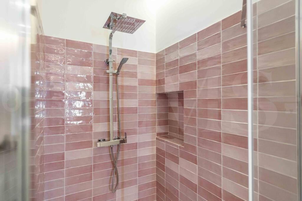 Apartamento Luxurious In Center With Parking By Rems *