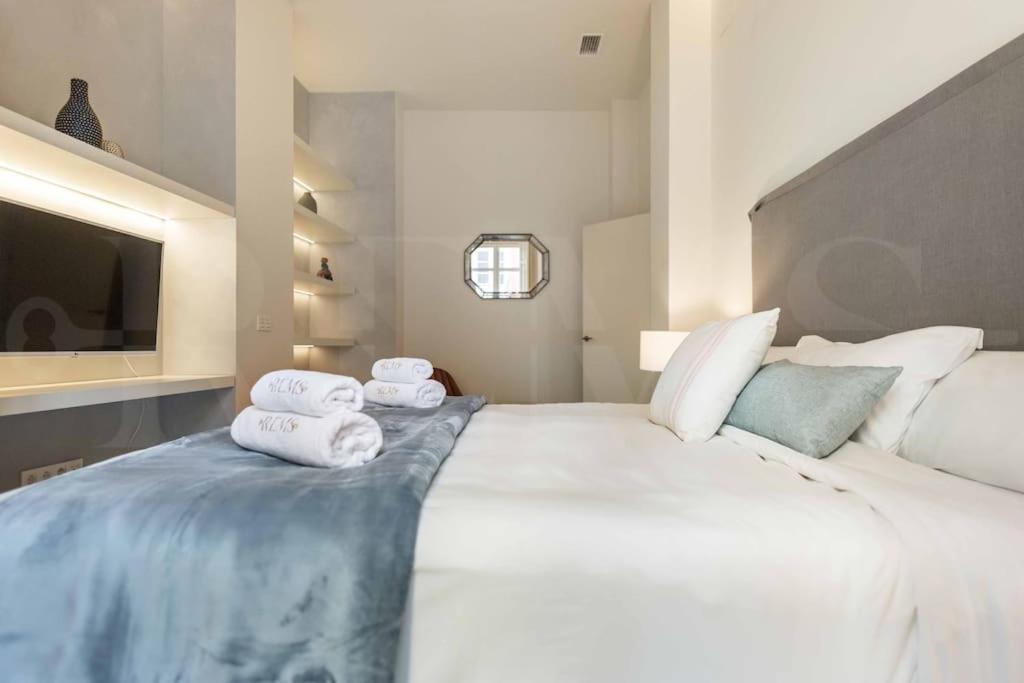 Apartamento Luxurious In Center With Parking By Rems *